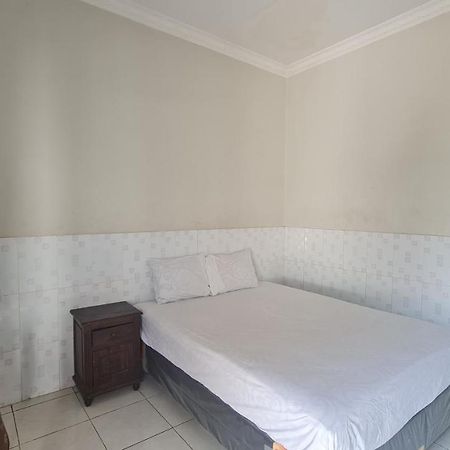 Oyo 90831 Hotel Gardenia Prambanan Surakarta  외부 사진