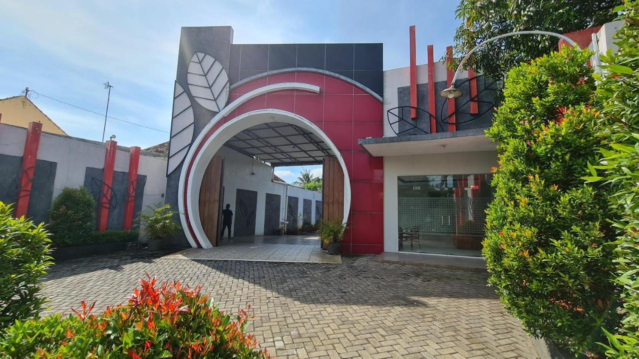 Oyo 90831 Hotel Gardenia Prambanan Surakarta  외부 사진