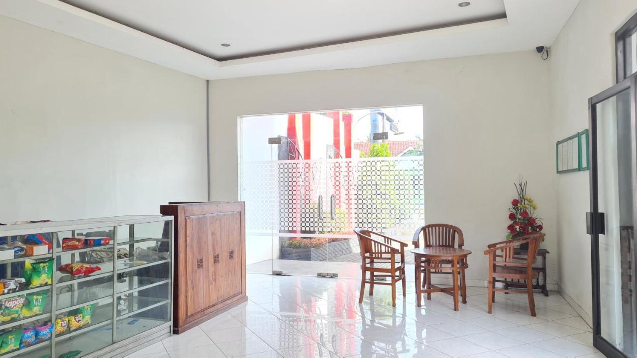 Oyo 90831 Hotel Gardenia Prambanan Surakarta  외부 사진